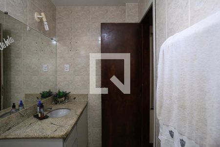 Banheiro da Suíte de apartamento para alugar com 3 quartos, 95m² em Sagrada Família, Belo Horizonte