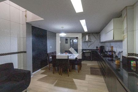 Cozinha e area gourmet de casa à venda com 3 quartos, 110m² em Jardim Almeida Prado, Guarulhos