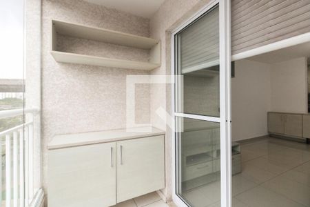 Varanda  de apartamento à venda com 3 quartos, 67m² em Guaiauna, São Paulo