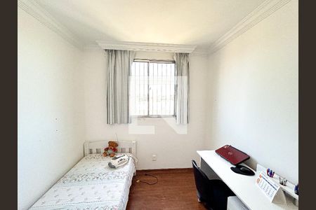 Quarto 2 de apartamento para alugar com 2 quartos, 50m² em Floramar, Belo Horizonte