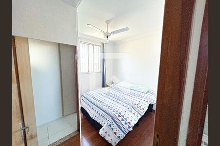 Quarto 1 de apartamento para alugar com 2 quartos, 50m² em Floramar, Belo Horizonte