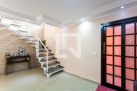 Sala de casa à venda com 4 quartos, 120m² em Vila Carmosina, São Paulo