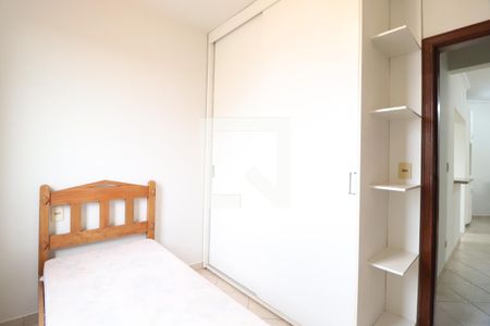 Quarto 2 de apartamento para alugar com 2 quartos, 64m² em Morada da Colina, Uberlândia