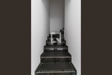 Escada de casa de condomínio à venda com 3 quartos, 90m² em Vila Granada, São Paulo