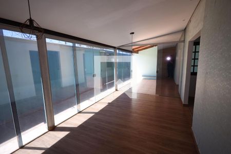 Sala 1 de casa para alugar com 2 quartos, 179m² em Setor Tres Marias, Goiânia