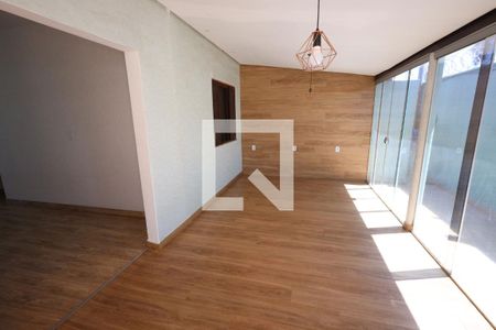 Sala 1 de casa para alugar com 2 quartos, 179m² em Setor Tres Marias, Goiânia