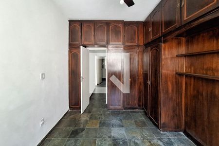 Quarto 1 de apartamento para alugar com 2 quartos, 54m² em Icaraí, Niterói