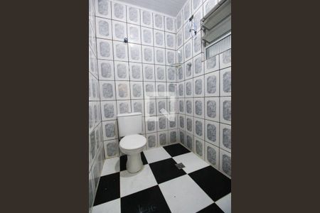 Banheiro de casa para alugar com 1 quarto, 90m² em Jardim Vitoria, Taboão da Serra