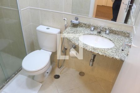 Banheiro de kitnet/studio para alugar com 1 quarto, 33m² em Santa Paula, São Caetano do Sul