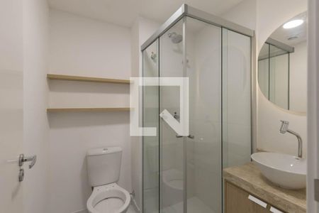 Banheiro de apartamento para alugar com 1 quarto, 25m² em República, São Paulo