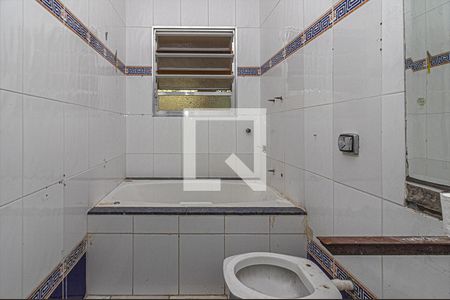 banheiro com banheira_3 de casa à venda com 4 quartos, 180m² em Cambuci, São Paulo