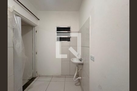 Banheiro de kitnet/studio para alugar com 1 quarto, 20m² em Parque das Nações, Santo André