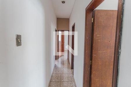 Corredor de casa para alugar com 3 quartos, 155m² em Ana Lúcia, Belo Horizonte