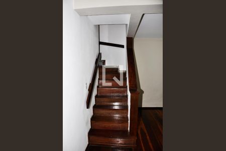 Detalhe - Escada Quartos de casa à venda com 5 quartos, 250m² em Vila Cruz das Almas, São Paulo