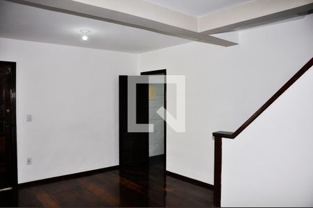 Sala de casa à venda com 4 quartos, 250m² em Vila Cruz das Almas, São Paulo