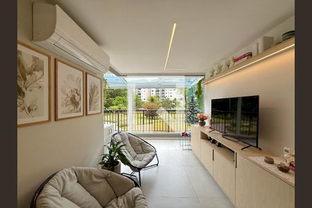 Sala de apartamento à venda com 2 quartos, 90m² em Santo Amaro, São Paulo