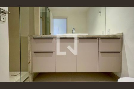 Banheiro de apartamento à venda com 2 quartos, 96m² em Cerqueira César, São Paulo