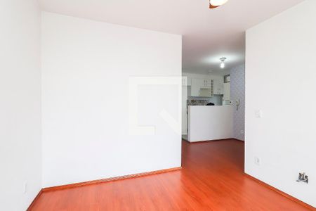 Sala de apartamento para alugar com 2 quartos, 56m² em Vila Carmosina, São Paulo