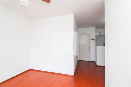 Sala de apartamento para alugar com 2 quartos, 56m² em Vila Carmosina, São Paulo