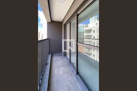 Varanda da Sala/Quarto de kitnet/studio à venda com 1 quarto, 30m² em Liberdade, São Paulo