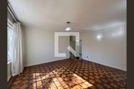 Casa à venda com 2 quartos, 181m² em Jardim Londrina, São Paulo