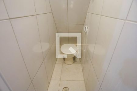 Banheiro 1  de casa para alugar com 2 quartos, 25m² em Piraporinha, Diadema