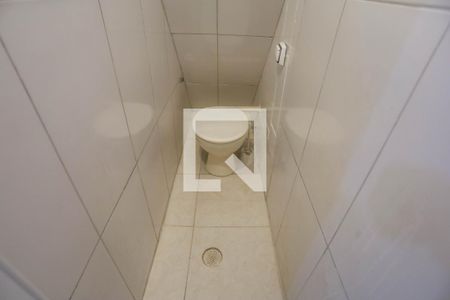 Banheiro 1  de casa para alugar com 2 quartos, 25m² em Piraporinha, Diadema