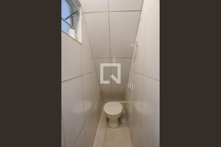 Banheiro 1  de casa para alugar com 2 quartos, 25m² em Piraporinha, Diadema