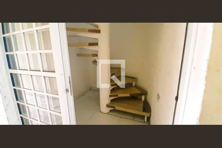 Acesso a Casa 1 de casa à venda com 6 quartos, 400m² em Quitaúna, Osasco