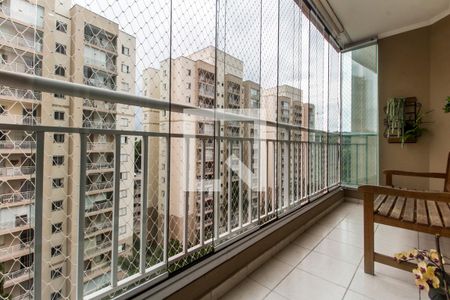 Varanda de apartamento para alugar com 2 quartos, 68m² em Jardim Tupanci, Barueri