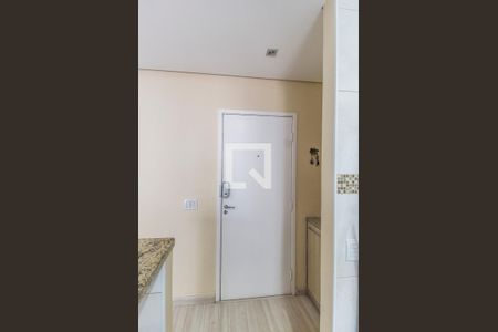 Entrada de apartamento para alugar com 2 quartos, 68m² em Jardim Tupanci, Barueri