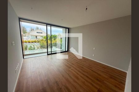 Casa à venda com 5 quartos, 715m² em Barra da Tijuca, Rio de Janeiro