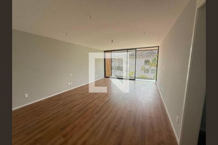 Casa à venda com 5 quartos, 715m² em Barra da Tijuca, Rio de Janeiro