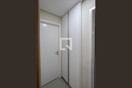 Corredor de apartamento à venda com 2 quartos, 55m² em Jardim Guanabara, Belo Horizonte