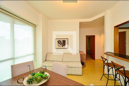 Sala Ambientes de apartamento para alugar com 1 quarto, 50m² em Funcionários, Belo Horizonte