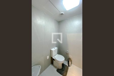 Banheiro de kitnet/studio para alugar com 1 quarto, 33m² em Jardim Aurelia, São Paulo