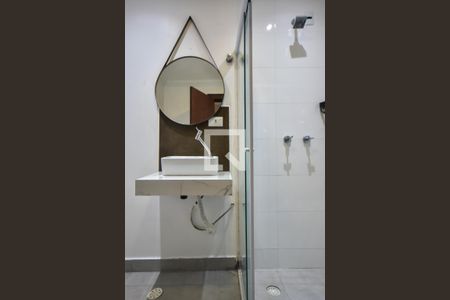 Banheiro de apartamento para alugar com 2 quartos, 42m² em Jardim Leonor, São Paulo