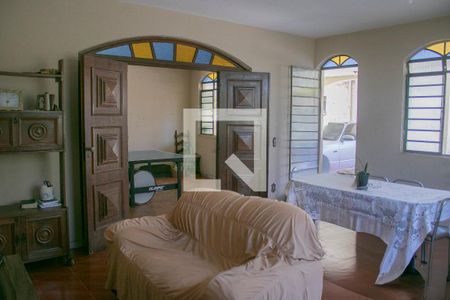 Sala de casa à venda com 5 quartos, 360m² em Aparecida, Belo Horizonte