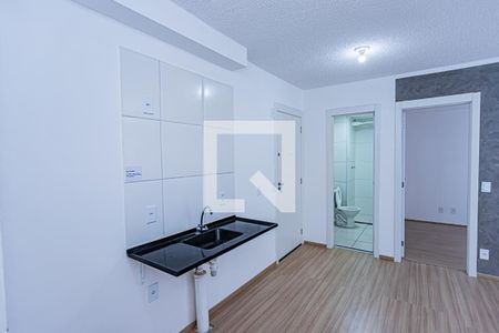 Sala, cozinha e área de serviço de apartamento para alugar com 2 quartos, 39m² em Vila Pirituba, São Paulo