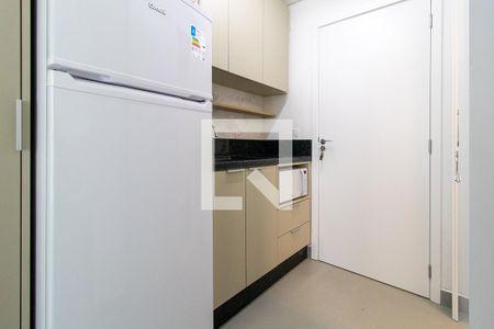 Cozinha - Armários de kitnet/studio para alugar com 1 quarto, 20m² em Centro, Curitiba