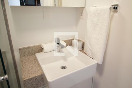 Banheiro de apartamento para alugar com 1 quarto, 27m² em Itaim Bibi, São Paulo