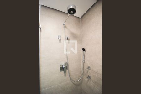 Banheiro de apartamento para alugar com 1 quarto, 27m² em Itaim Bibi, São Paulo