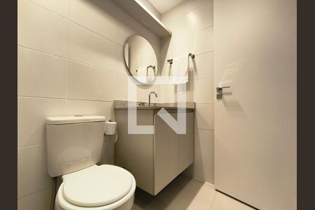 Banheiro de kitnet/studio para alugar com 1 quarto, 24m² em Vila Mariana, São Paulo