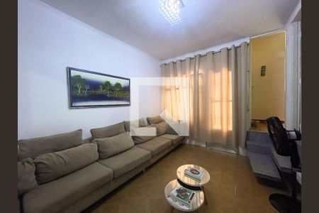 Sala de casa à venda com 4 quartos, 120m² em Conjunto Residencial José Bonifácio, São Paulo