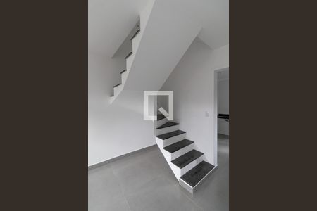 Escada  de casa de condomínio à venda com 2 quartos, 87m² em Itaquera, São Paulo