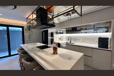 Cozinha de casa de condomínio à venda com 4 quartos, 400m² em Barra da Tijuca, Rio de Janeiro