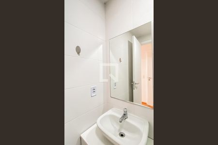 Banheiro da Suíte de apartamento para alugar com 2 quartos, 54m² em Chácara Cruzeiro do Sul, São Paulo