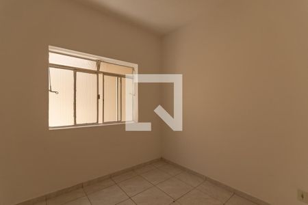 Quarto 1 de casa para alugar com 2 quartos, 65m² em Jardim dos Comerciários, Belo Horizonte