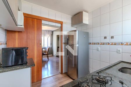 Cozinha e Área de Serviço de apartamento à venda com 2 quartos, 48m² em Santo Antônio, Porto Alegre