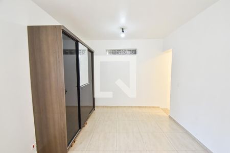 Quarto de casa para alugar com 1 quarto, 50m² em Cambuci, São Paulo